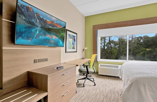 Southside Hotel | Holiday Inn Express Jacksonville South Bartram Prk by IHG