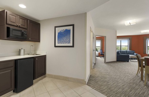 Charleston Hotel | Holiday Inn Express & Suites Mt. Pleasant by IHG