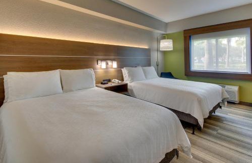 Villages of Palm Beach Lakes Hotel | Holiday Inn Express West Palm Beach Metrocentre by IHG