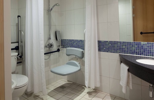 Walsall Hotel | Holiday Inn Express Walsall M6J10 by IHG