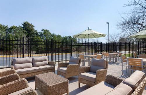 Lightfoot Resort | Holiday Inn Express Williamsburg North by IHG