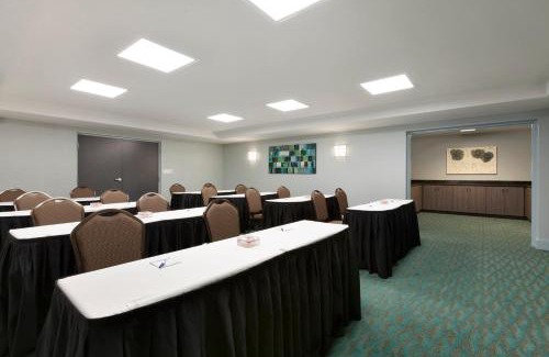 Lightfoot Resort | Holiday Inn Express Williamsburg North by IHG