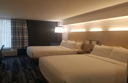 Williamsburg Hotel | Holiday Inn Express Williamsbrg Busch Gardens Area by IHG