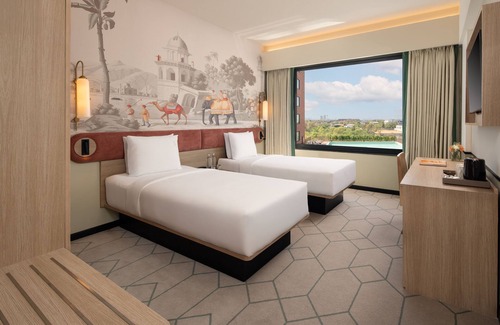 Gurugram Hotel | Holiday Inn Gurgaon NH8 by IHG