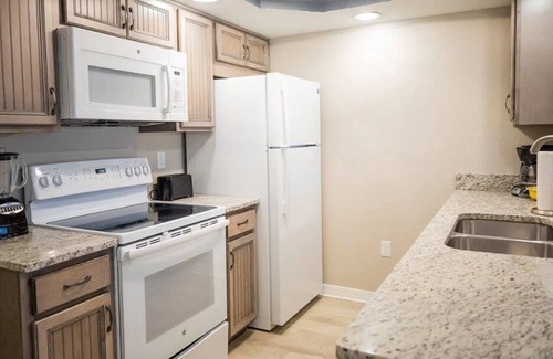 Port Canaveral Resort | Holiday Inn | Gym | Sauna | Pool | Beach
