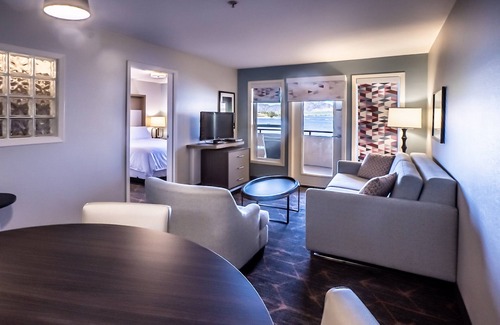 Okanagan-Similkameen Hotel | Holiday Inn Hotel & Suites Osoyoos by IHG