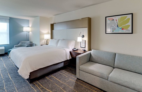 Mobile Hotel | Holiday Inn Mobile - Airport by IHG