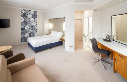 Peterborough Hotel | Holiday Inn Peterborough West by IHG