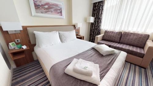Runcorn Hotel | Holiday Inn Runcorn M56 Junction 12 by IHG