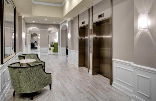 Yamacraw Village Hotel | Holiday Inn Savannah Historic District by IHG