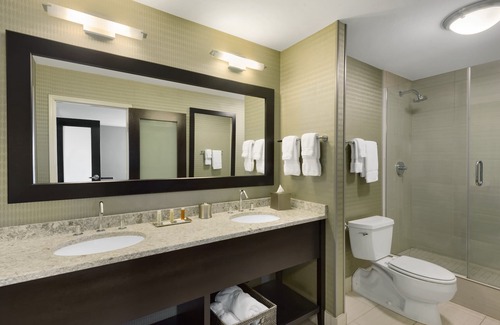 Downtown - Waterfront Hotel | Holiday Inn & Suites Duluth Downtown by IHG