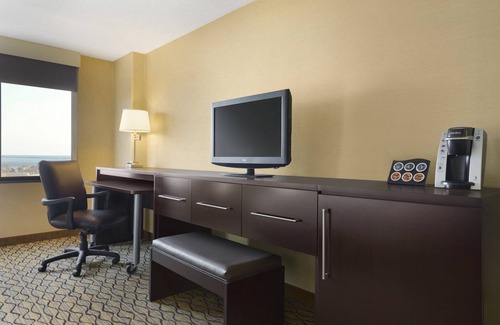 Downtown - Waterfront Hotel | Holiday Inn & Suites Duluth Downtown by IHG