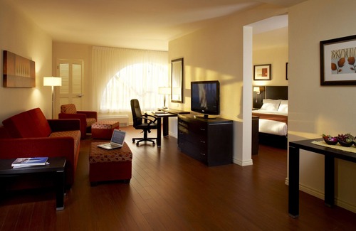Lachine Hotel | Holiday Inn & Suites Montreal Airport by IHG