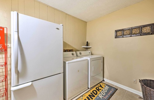 Eureka Springs Cottage | Holiday Island Home: Hot Tub & Wood Stove!