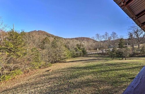 Eureka Springs Cottage | Holiday Island Home: Hot Tub & Wood Stove!