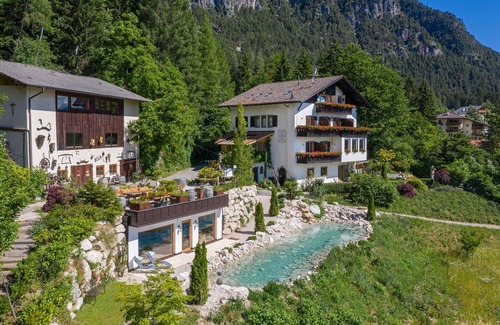 Tesimo Apartment | Holiday Apartment "Mooskofel" on the Baumannhof with Wi-Fi & Balcony