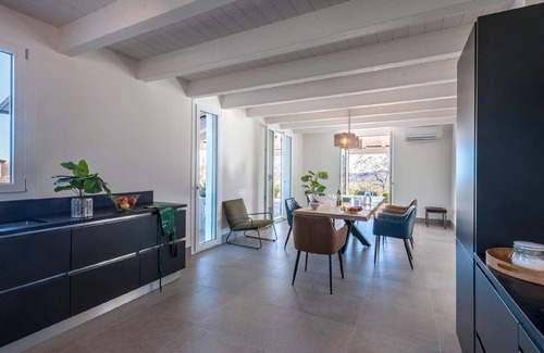 SantʼAngelo in Pontano House | Holiday house Sant'Angelo in Pontano for 1 - 16 persons with 8 bedrooms - Holiday home