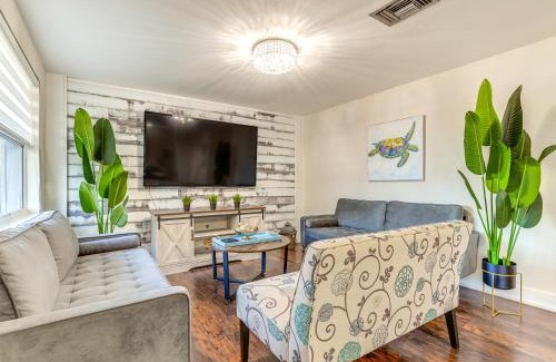Holiday House | Holiday Oasis with Heated Pool Near Gulf Beaches!