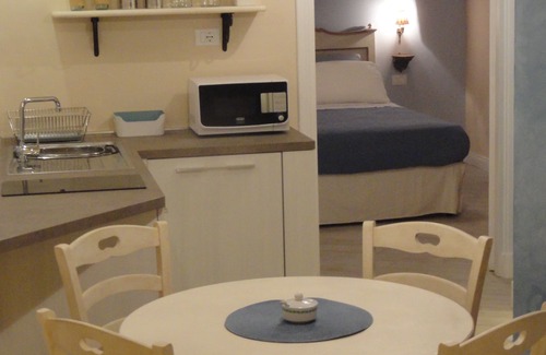 Celio Apartment | Holiday Romantic elegant historic center near the Colosseum metro A and B