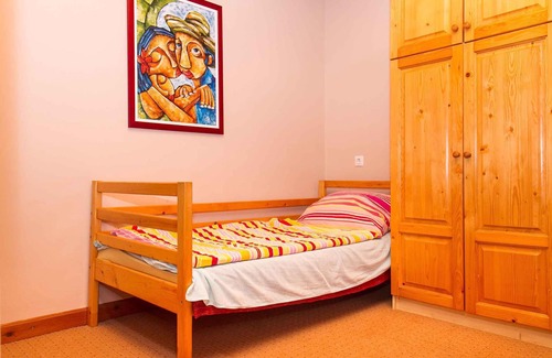 Balatonkeresztur House | Holiday room in an apartment house with pool and internet