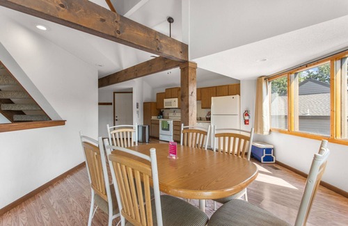 Osage Beach Villa | Holiday Shores 24 - Beautiful Villa with Resort Amenities!