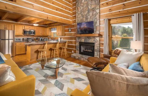 Banner Elk Cabin | Holiday & Ski Vacation in the Blue Ridge Mountains-Cozy Cabin with Amazing Views