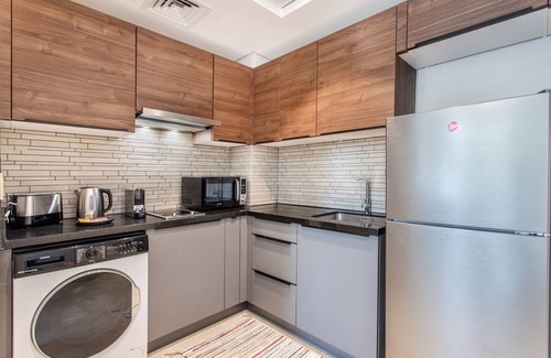 Jumeirah Village Apartment | Holiday Studio In JVC 0107, Dubai