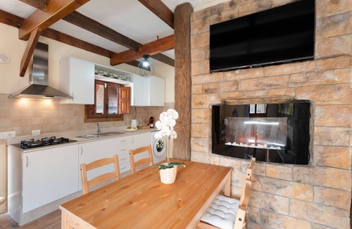 El Rincon Villa | Holiday Villa 'La Casita' with Mountain Views, Wi-Fi and Air Conditioning