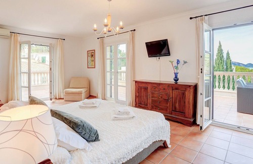 Mal Pas-Bon Aire Villa | Holiday Villa Alarvella Bonaire with Sea View, Wi-Fi, A/C, Pool, Garden & Terrace; Parking Available