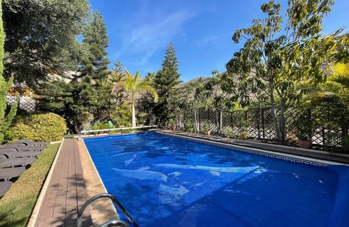 Los Cristianos Villa | Holiday Villa 'Private Pool Los Cristianos' with Mountain View, Wi-Fi and Air Conditioning