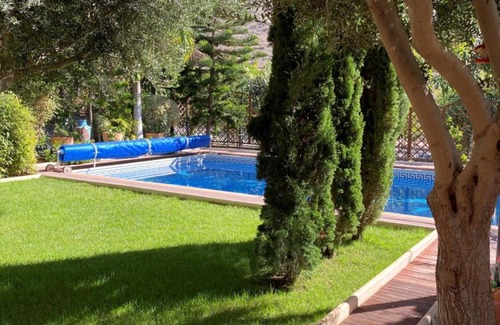 Los Cristianos Villa | Holiday Villa 'Private Pool Los Cristianos' with Mountain View, Wi-Fi and Air Conditioning