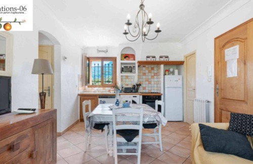 Le Bar-sur-Loup House | Holidays In Provence Alpes Maritimes