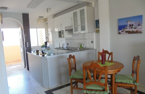 Roquetas de Mar Apartment | Holidays in South of Spain, swimming pool, free Wi-Fi, beach, golf 18 holes