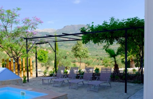 Alozaina Villa | Holidays2Alozaina Villa private pool, BBQ in nice countryside
