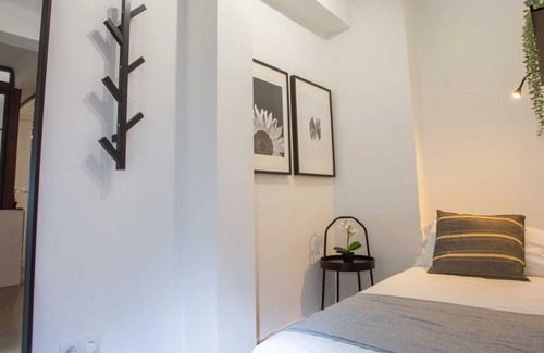Lagunillas Apartment | Holidays2Malaga Lagunillas 3 bedrooms Downtown Local area 500mb free WiFi