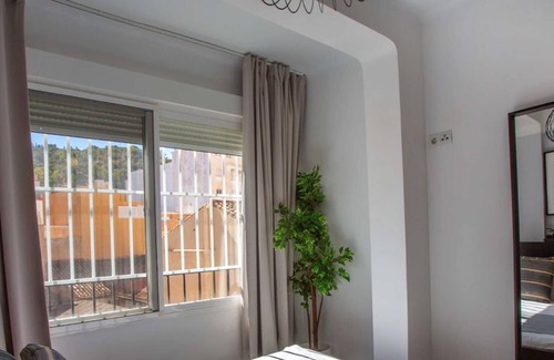 Lagunillas Apartment | Holidays2Malaga Lagunillas 3 bedrooms Downtown Local area 500mb free WiFi