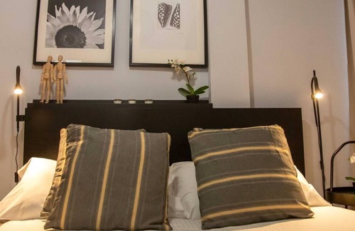 Lagunillas Apartment | Holidays2Malaga Lagunillas 3 bedrooms Downtown Local area 500mb free WiFi
