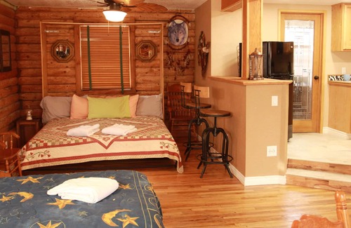 Wrightwood House | Holistic Health Day Spa and Lodging. Pampering in the Big Pines of Wrightwood,CA