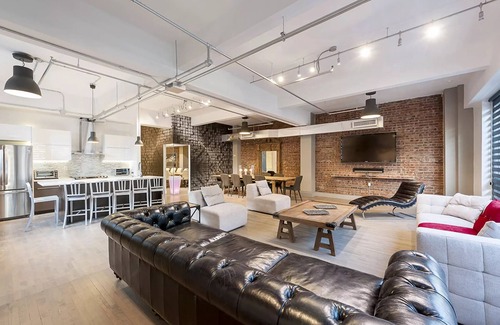 Downtown Montreal Apartment | Holland Hotel by Simplissimmo