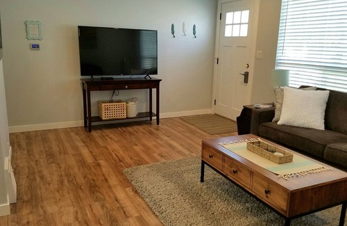 Richland House | Holland House Hanford Beach Bungalow