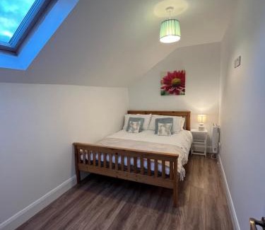 Lecemy Apartment | Hollies hideaway