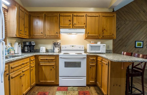 Blairsville Cabin | Holly Cabin on Town Creek, in the NE Mountains of Blairsvillen2 WEEKS MAX STAY!