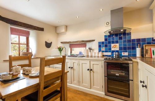 Honiton House | Holly Cottage
