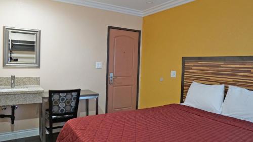 Inglewood Hotel | Holly Crest Hotel - Los Angeles, LAX Airport