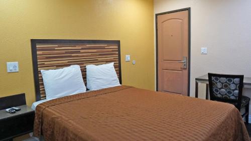 Inglewood Hotel | Holly Crest Hotel - Los Angeles, LAX Airport