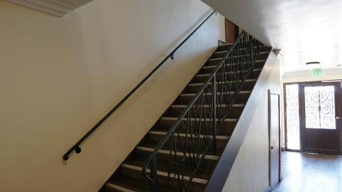 Inglewood Hotel | Holly Crest Hotel - Los Angeles, LAX Airport