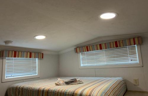 Holly Ridge Resort | Holly Ridge Retreat with Loft and Pet Friendly plus Long Term Stay Allowed