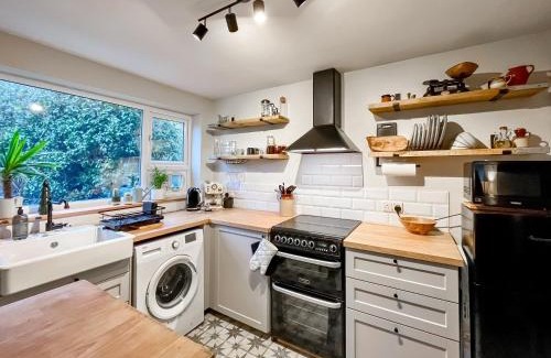 Nailsworth House | Holly Tree Cottage