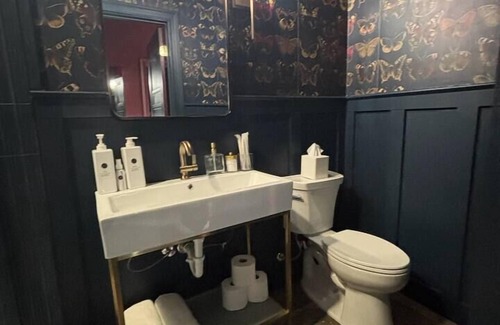 Downtown Louisville Apartment | Hollyhock Suite 508: 2 beds/1 bath
