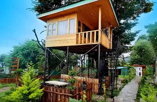 Suja Cottage | Hollywood Camps and Restaurant Bir